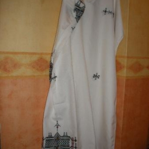 30. grande nappe d'El Golea (sud) avec serviettes (55 euros)