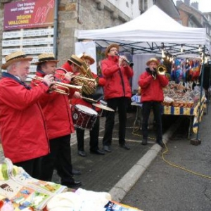 2. Le canot band au-dessus des escaliers "devant chez Pesesse"