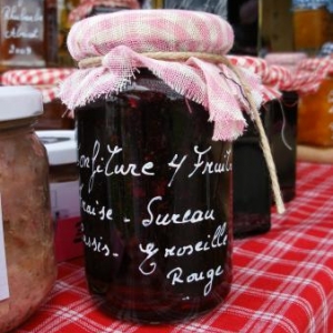 confiture fraises, sureau, cassis, groseilles rouges (3 euros)