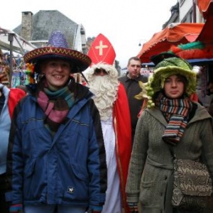 7. Saint-Nicolas et deux catherinettes