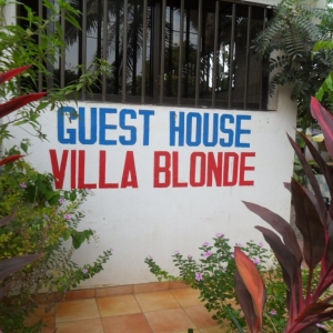 L'entree de la Villa Blonde