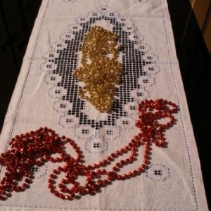 36. chemin de table, broderie masloul (entre 22 et 24 euros)