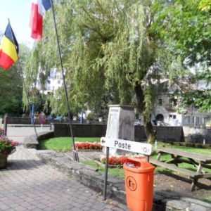 Petite place rappelant le grenadier Sebald, mort au champ d'Honneur en 1914.