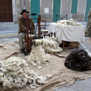 Cardeur de laine, pour faire un matelas.