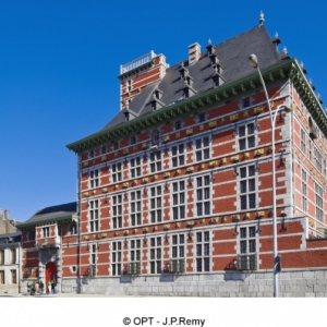 grand curtius grand curtius