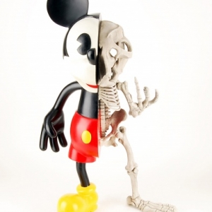 se-rie-22mickey-is-also-a-rat-22-micky-fucky-2010-c-photo-fabrice-bertin-maghit-c-nicolas-rubinstein-c-bye-bye-future-mariemont