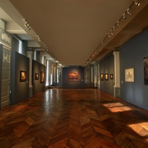 salle bleu entre terre et ciel 