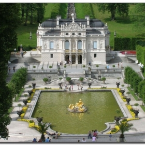 3. Chateau de Linderhof