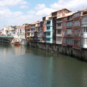 2. Castres