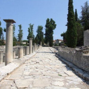 5. Vaison la Romaine