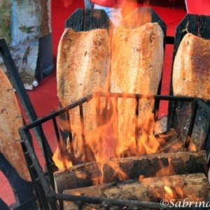 Delicieux, le saumon finlandais cuit au feu de bois (c) Sabrina Salzano