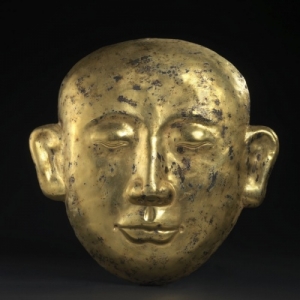 Masque mortuaire dore, de la dynastie "Liao" (c) Galerie "Ming-K'i"  