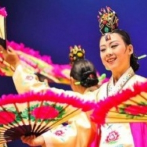 La Joie de Vivre de danseuses taiwanaises, au "Festival mondial de Folklore de Jambes-Namur"