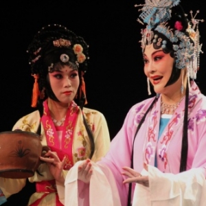 Grace au "Buff estival", des Chinois  etaient deja sur scene, à la mi-aout (c) "Tap s/Prov. de Namur