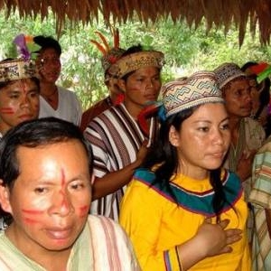 Des Ticuna lors d un service religieux "Azencia Fides"