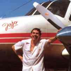 Jacques Brel et son Avion "Jojo"