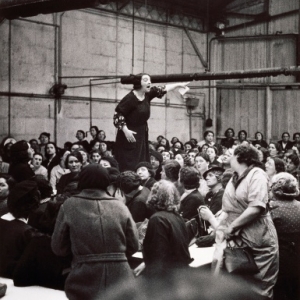 "Prise de parole aux usines Citroen"/1938 (c) Willy Ronis/"Centre Pompidou"