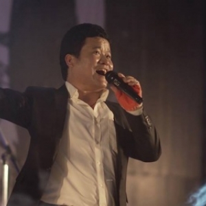 Un chanteur nepalais, migrant illegal, dans "Coming to you, Minu" (c) Jee Hyewon 