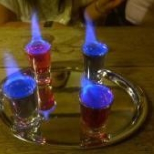 (c) "Maison du Peket"