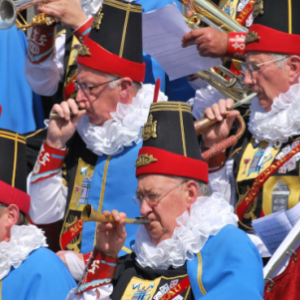 La "Societe Royale Moncrabeau" et quelques-uns de ses "40 Molons" (c) "Visit Namur" La "Societe Royale Moncrabeau" et quelques-uns de ses "40 Molons" (c) "Visit Namur"