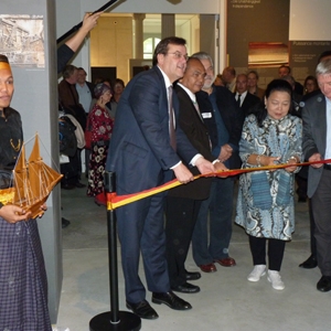 Un Batisseur du "Padewakang" au Vernissage (c) "Proxi-Liege"