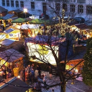 "Village de Noel", sur la Place du Marche, jouxtant la Place Saint-Lambert (c) M. Veroorten/Ville de Liege-Tourisme 