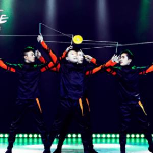 Les 4 "Diabolos Walkers" (Taiwan) et leurs "diabolos"