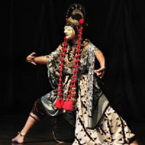 Danse "topeng" (c) Panji Sutrawinangun 