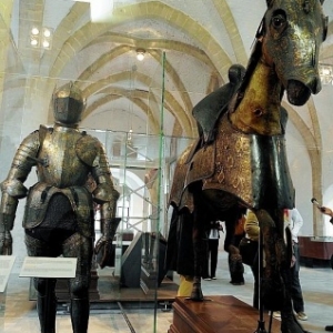 Au 1er etage, l armure et le cheval naturalise de l Archiduc Albert (1559-1621) (c) "Le Soir"/2008 Au 1er etage, l armure et le cheval naturalise de l Archiduc Albert (1559-1621) (c) "Le Soir"/2008