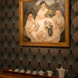 Dans la Salle a manger, "Portrait des Enfants de Y. Peters", de Rodolphe Strebelle (c) Lola Pertsowsky