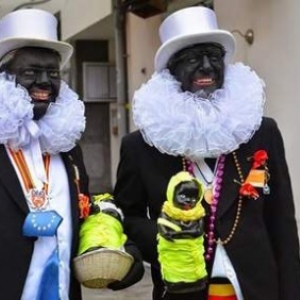 Avec leur ancien grimage et leurs toujours actuelles "boites-bebes", pretes a recevoir nos Euros