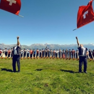 Des lanceurs suisses en action dans leur superbe decor alpin (c) "Amo-Games" Des lanceurs suisses en action dans leur superbe decor alpin (c) "Amo-Games"