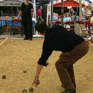 Avant le « Pastis », la pétanque © « Enjeu »