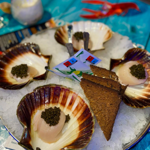 Des Saint-Jacques au caviar © « Saumon Ivre »