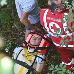 Après sa terrile chute, au "Tour de Lombardie", le 15 août 2020 © "Photo News"