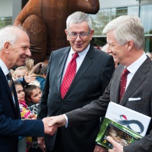 Rencontre de 3 Philippe, le Roi et les 2 fondateurs du "FINN", Blérot et Taminiaux © « L’Avenir »/2019