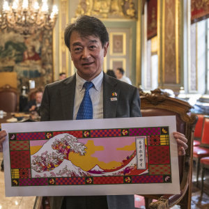 Son Excellence l’Ambassadeur du Japon, Takeshi Osuga, à la Conférence de Presse © Ph. : J. Willems