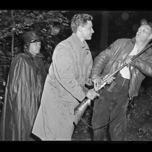 18330 Reconstitution d’un meurtre Bois de la Neuville 22 juillet 1958 © Archives de l’État à Liège