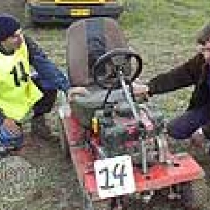 Course de tracteurs tondeuses video 02