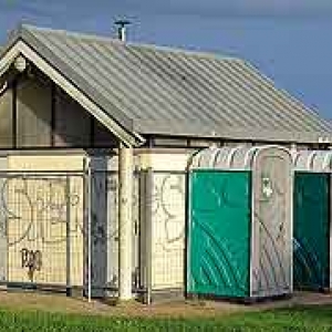 Les toilettes du parking des nutons-9457