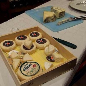 Assortir le fromage au meilleur vin avec la Cave du Roy