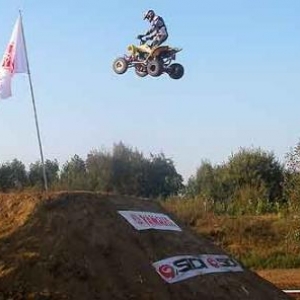 Une butte pour faire du klikeur, can-can, double can, nac nac...