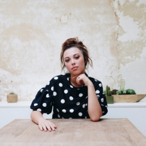 Tanae. 5 DAYS off MUSIC Tanae. 5 DAYS off MUSIC