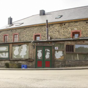 vitrine peinte en blanc