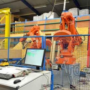 Libramont exhibition and congress hall construit par trois robots de Mobic sa-7152