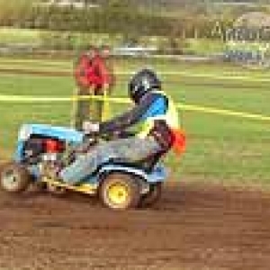 Course de tracteurs tondeuses video 05