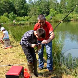 peche en famille sur etang-5144