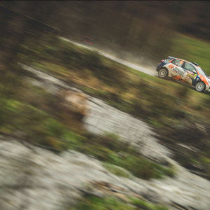 Adrian Fernémont dans le sillage du leader Yohan Rossel