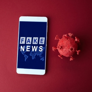 Vaccins : le Figaro vous DÉSINFORME à la puissance 8