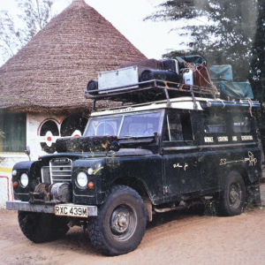 Marcel Thonnon en Mauritanie en 1980 filme à travers les déserts